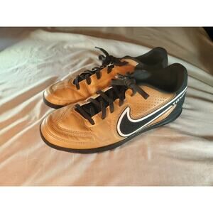 Nike Tiempo Legend 9 Club IC Mens Size 7.5 Women's 9 Athletic Indoor Soccer Shoe